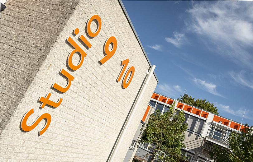 Buitenkant-pand-Dedicon-studios